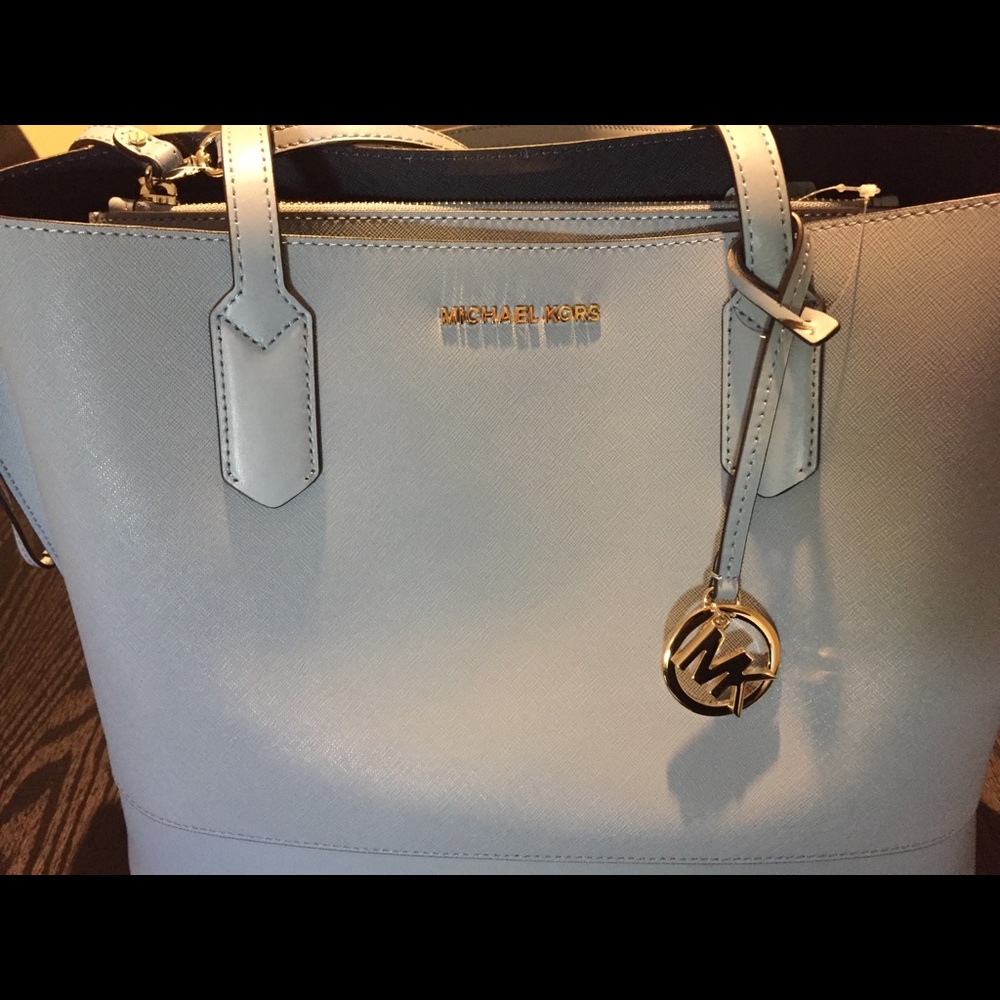 Valentine’s Special 💝 Michael Kors Oversized Tote - Picture 2 of 8